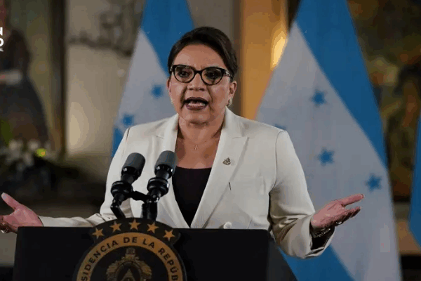 presidenta o xiomara BUCENTAURO